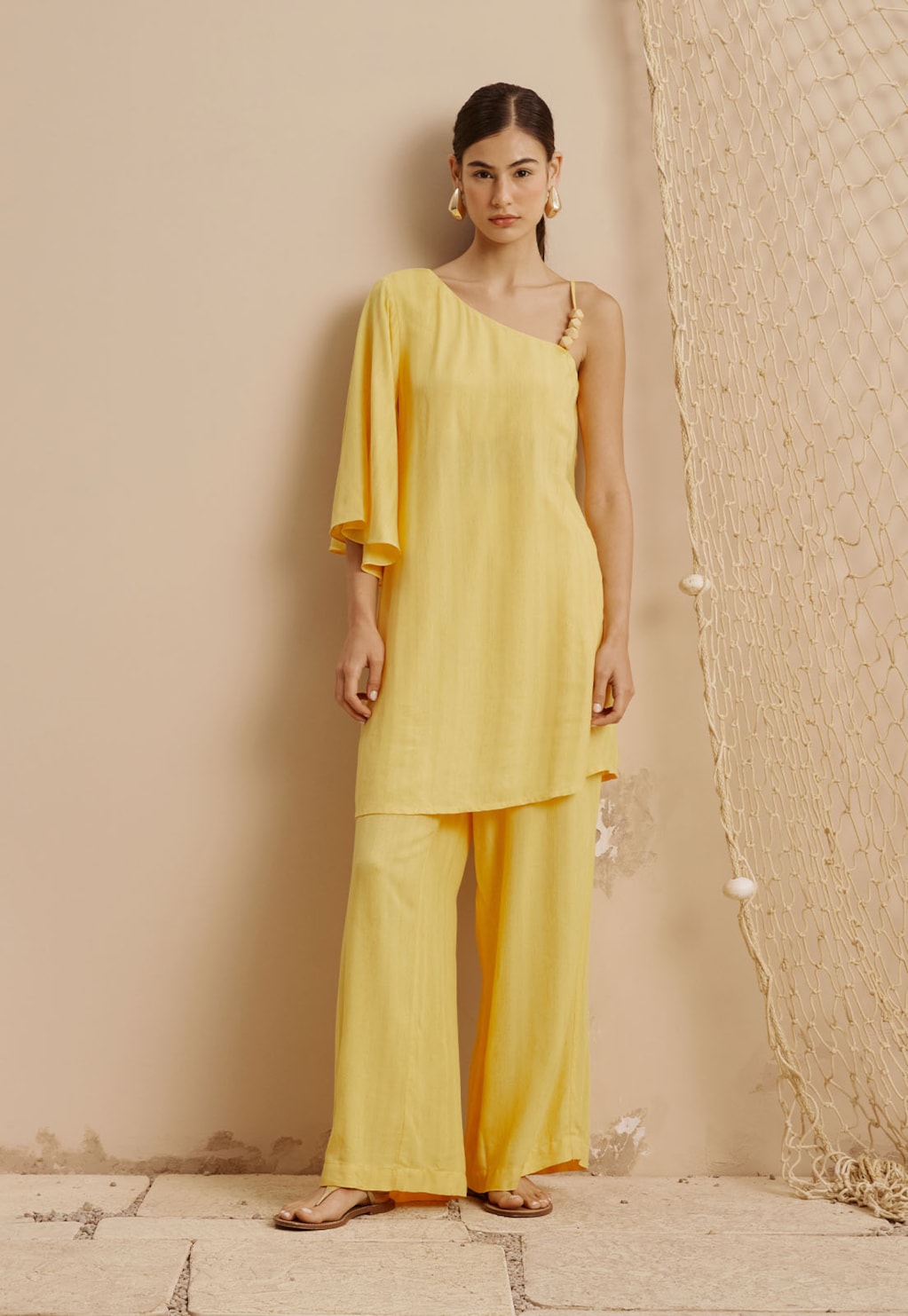Vestido Curto Manga Lenço