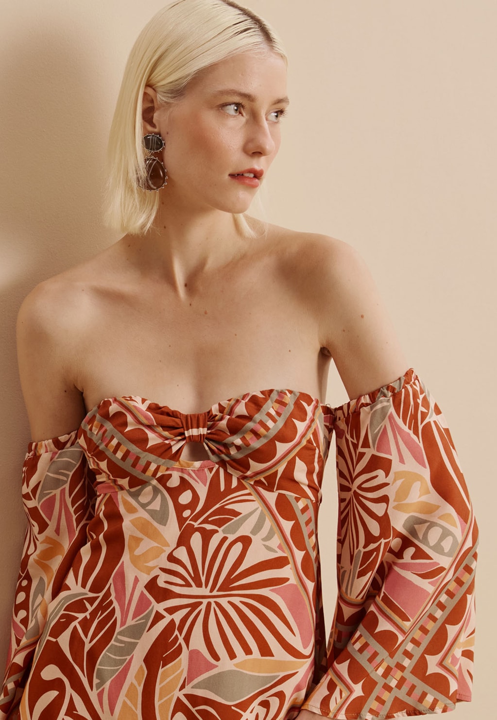 Vestido Curto Ombro a Ombro Azulejaria