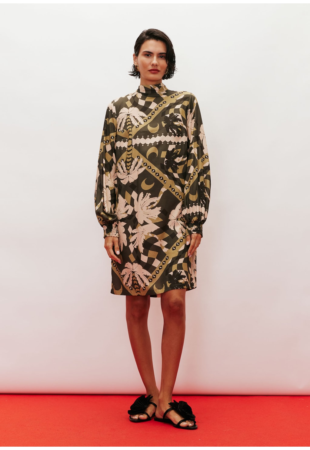 Vestido Curto Reto com Manga Estampado Chorinho