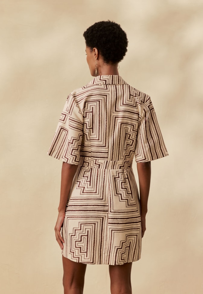 Vestido Curto Transpassado Estampado Quipu