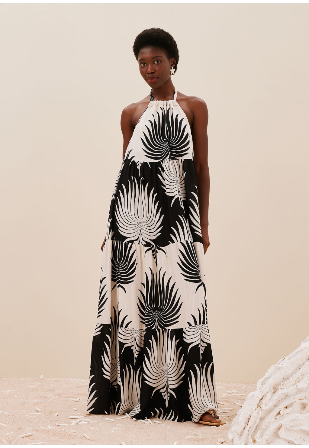 Vestido Decote Costas Profundo Estampado Leques