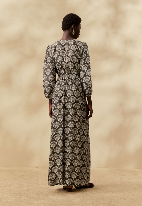 Vestido Longo Argola Estampado Puna Vista Traseira