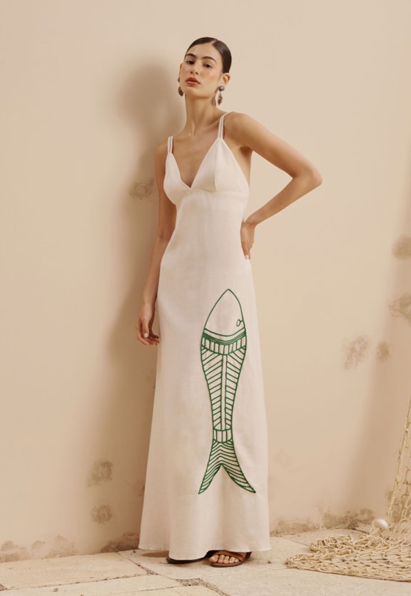 Vestido Longo Bordado Peixe Vista Frontal