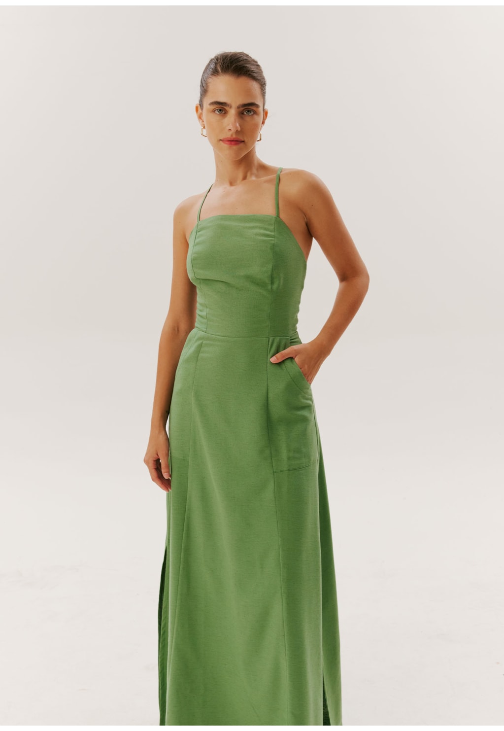 Vestido Longo Com Recortes