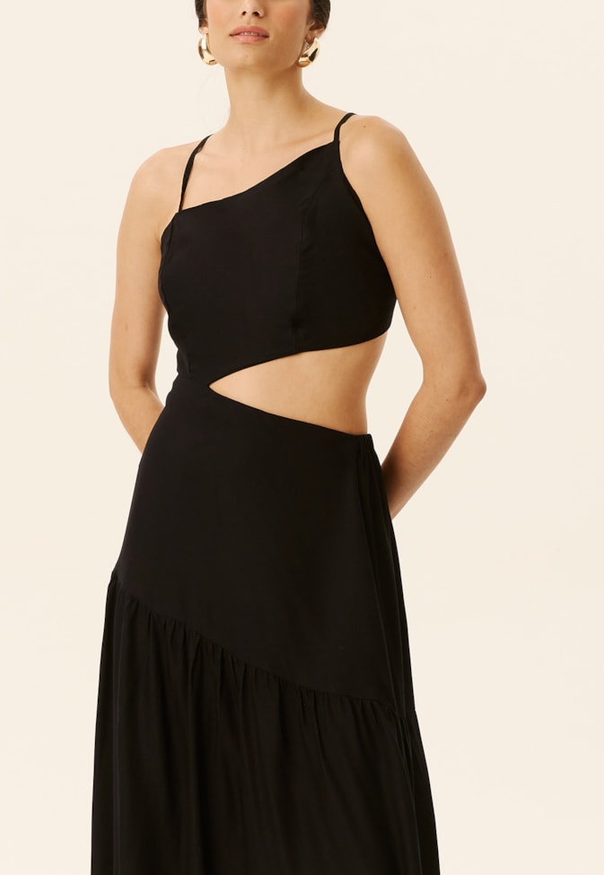 Vestido Longo Decote Assimétrico