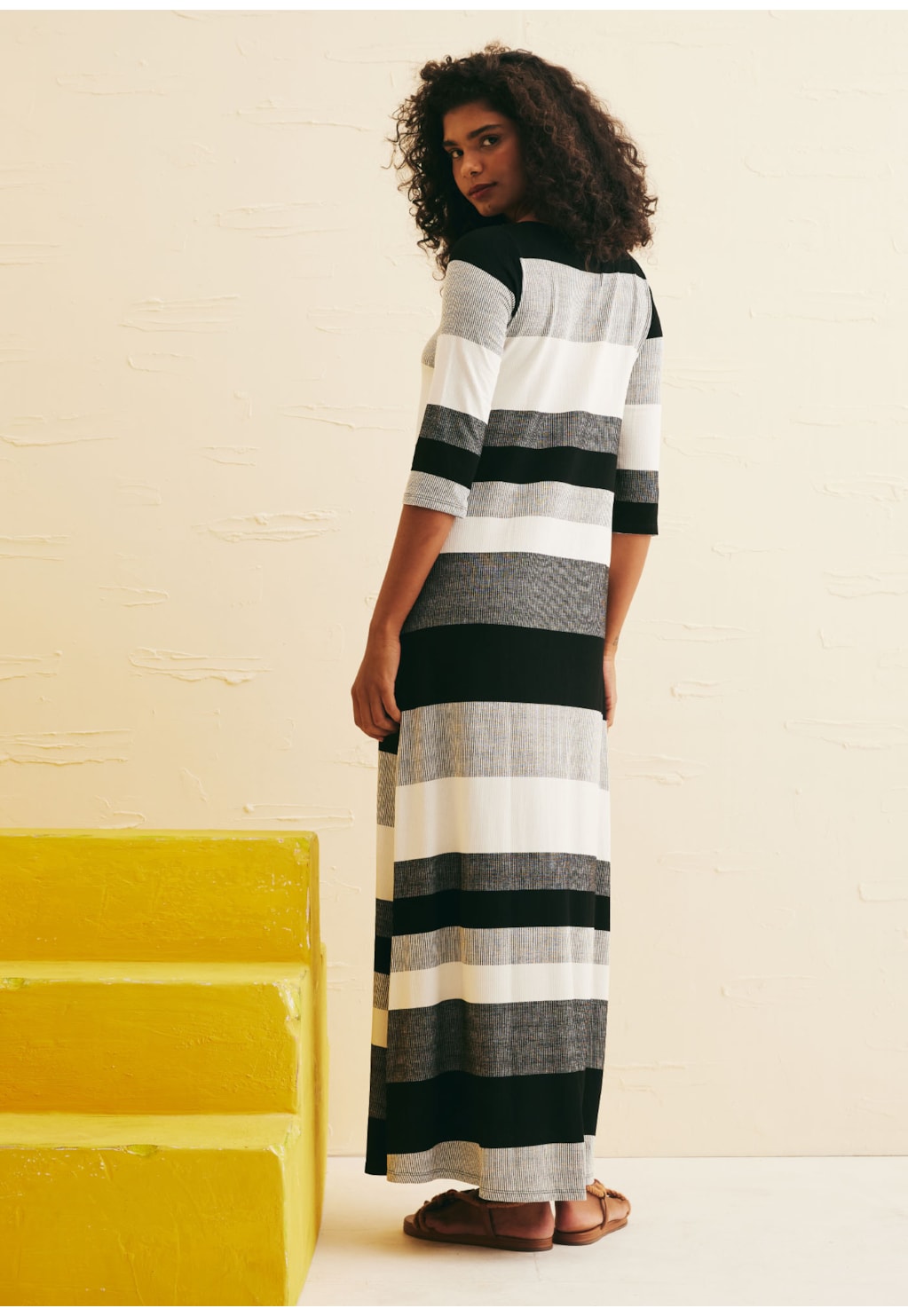 Vestido Longo Decote Canoa Manga 3/4