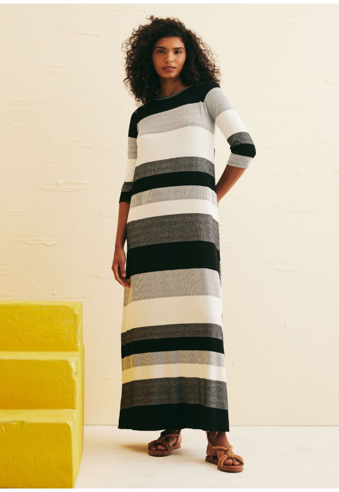 Vestido Longo Decote Canoa Manga 3/4