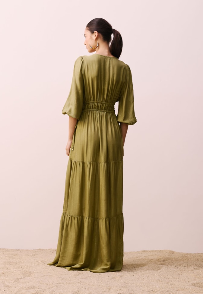 Vestido Longo Decote com Mangas Bufantes