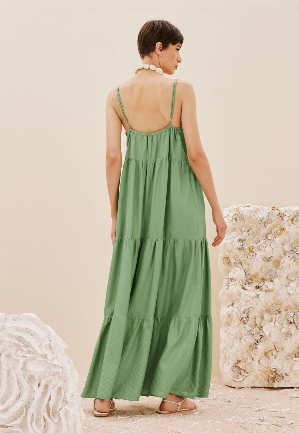 Vestido Longo Decote e Babados