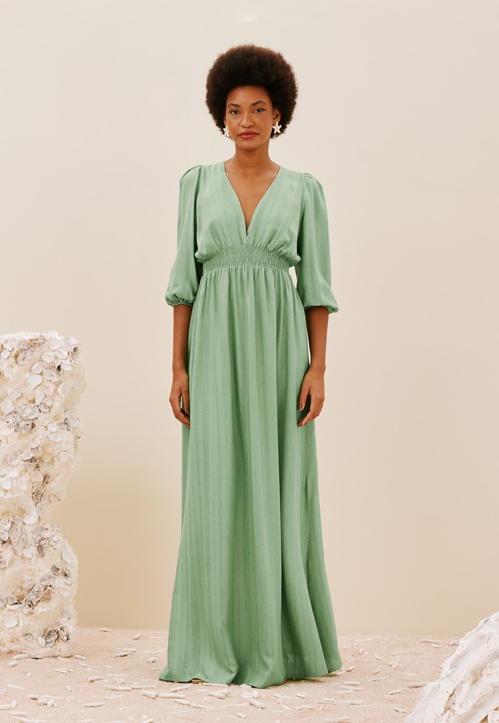 Vestido Longo Decote e Manga