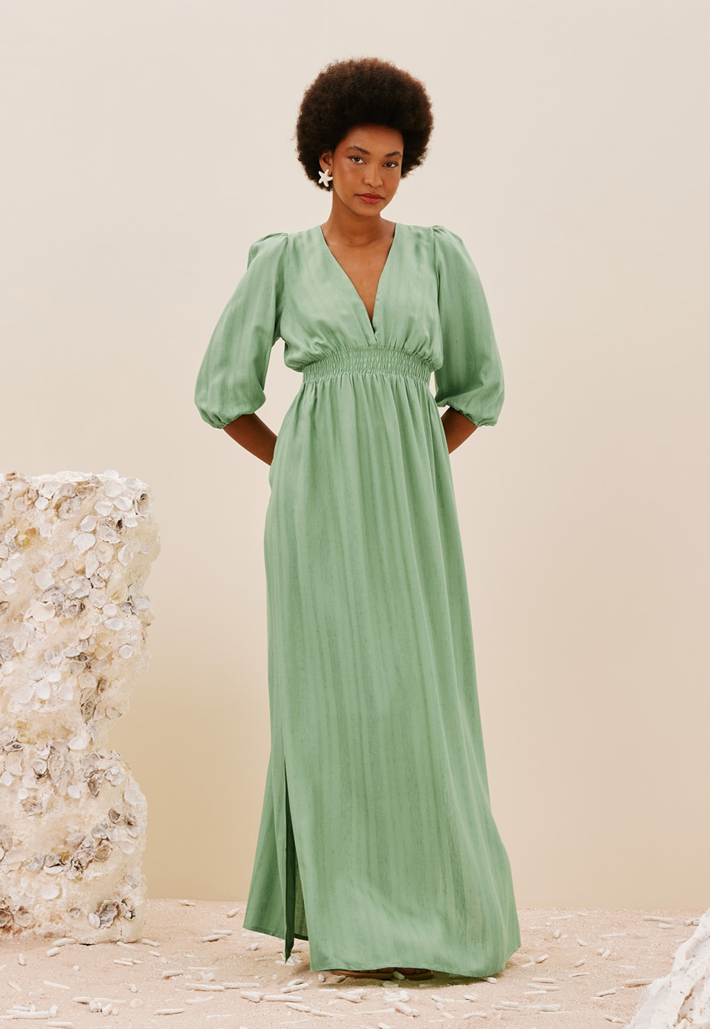 Vestido Longo Decote e Manga