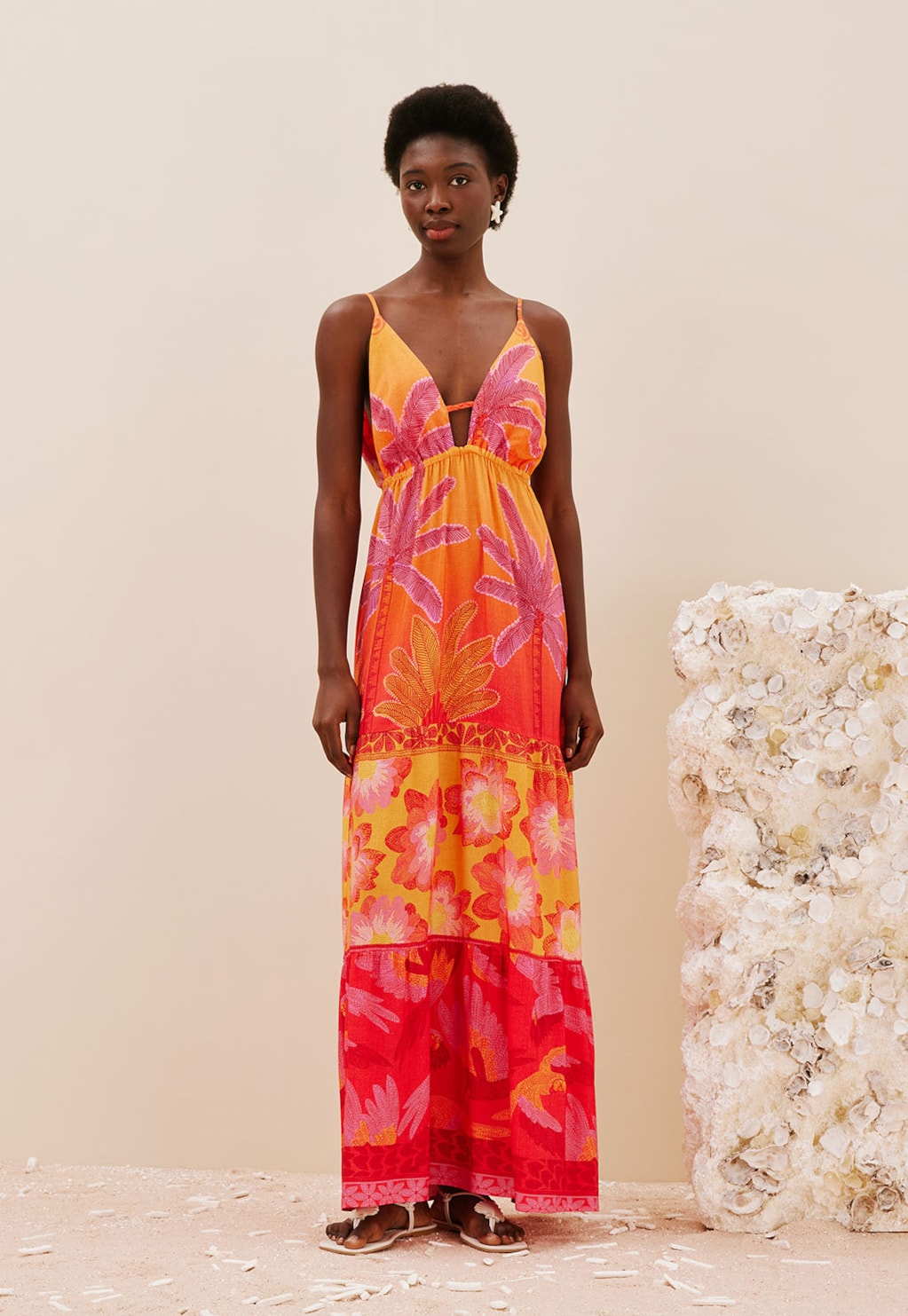 Vestido Longo Decote Profundo Praia das Bordadeiras