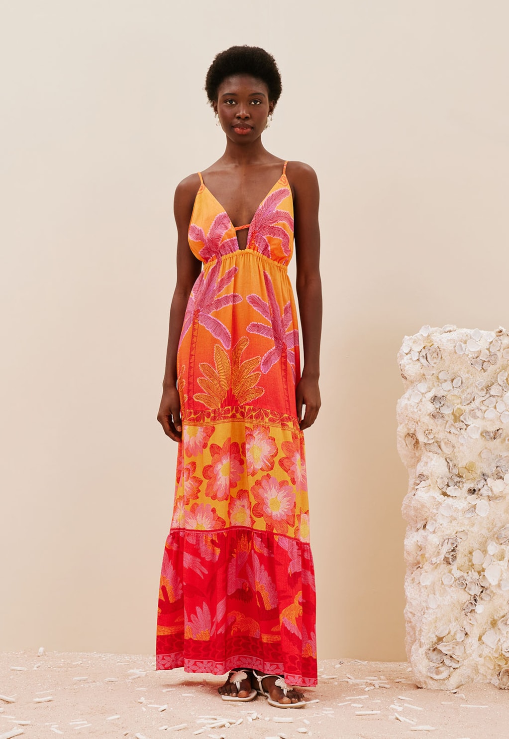 Vestido Longo Decote Profundo Praia das Bordadeiras