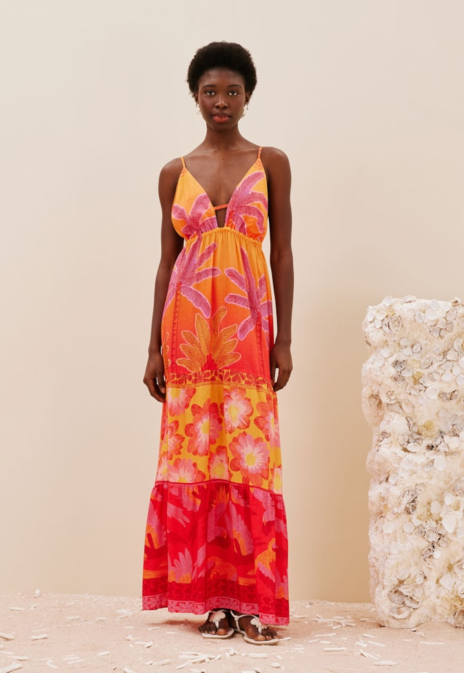 Vestido Longo Decote Profundo Praia das Bordadeiras