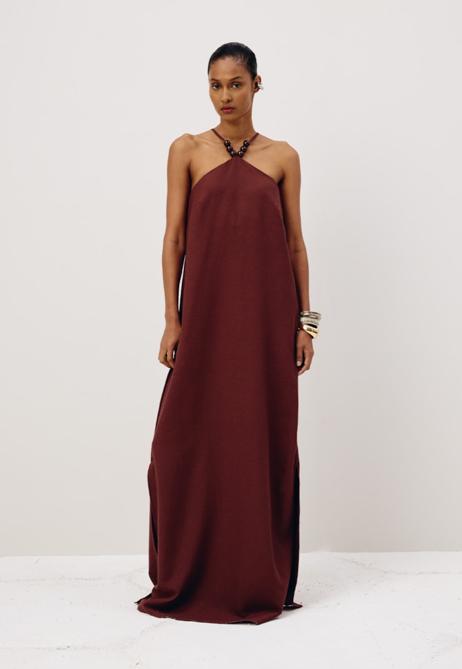 Vestido Longo Detalhe Contas Decote