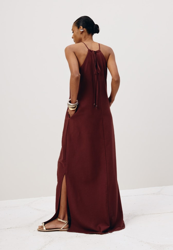 Vestido Longo Detalhe Contas Decote