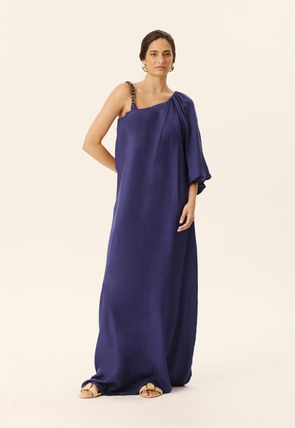 Vestido Longo Detalhe Corrente Vista Frontal