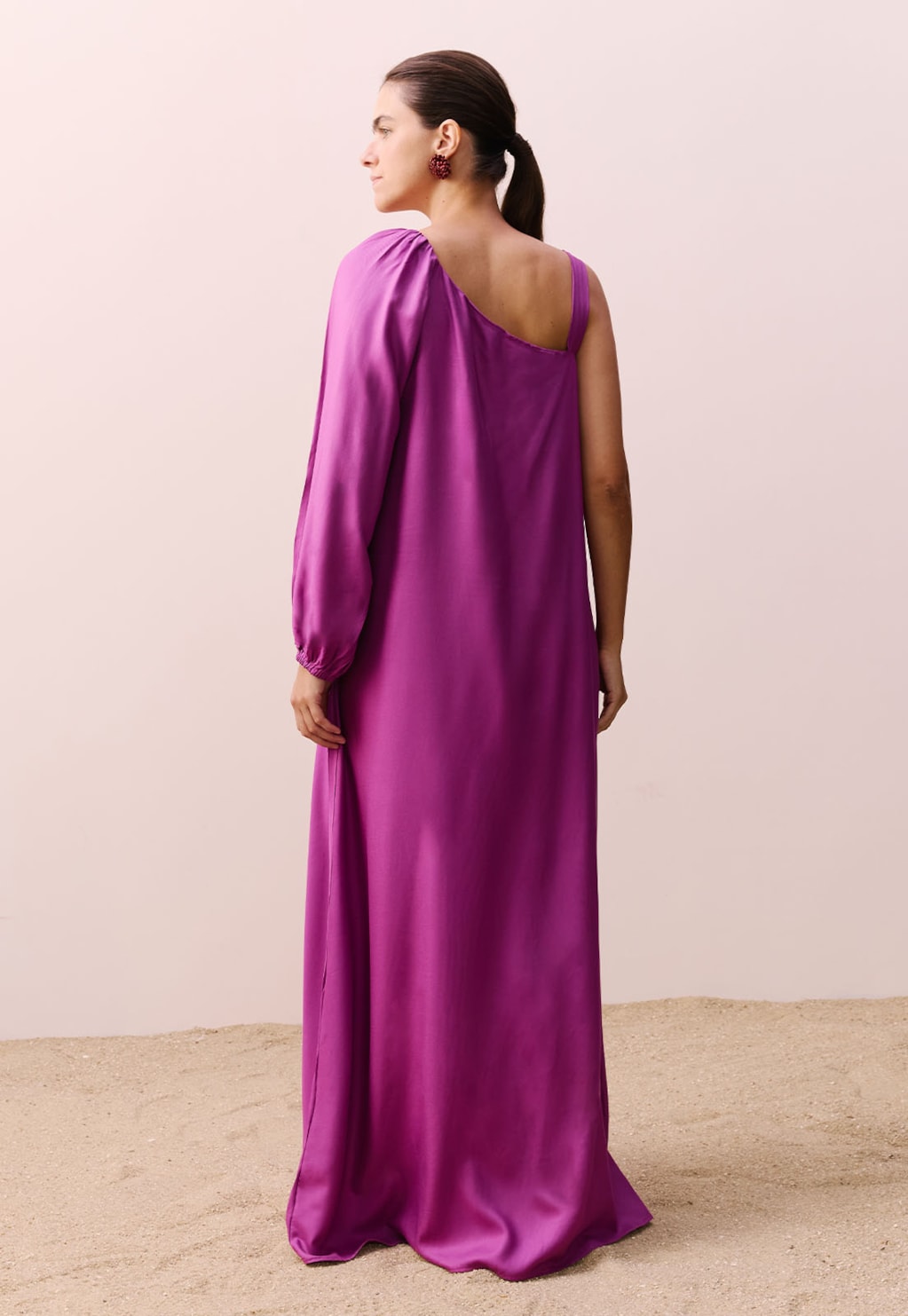 Vestido Longo Detalhe Corrente