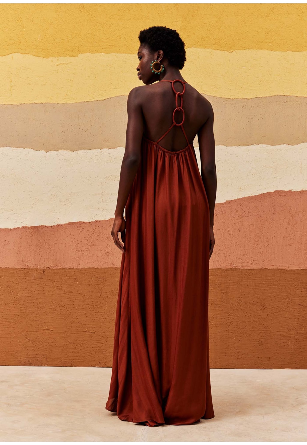 Vestido Longo Detalhe Corrente Costas