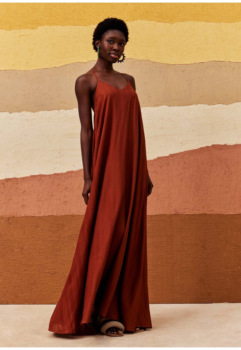 Vestido Longo Detalhe Corrente Costas