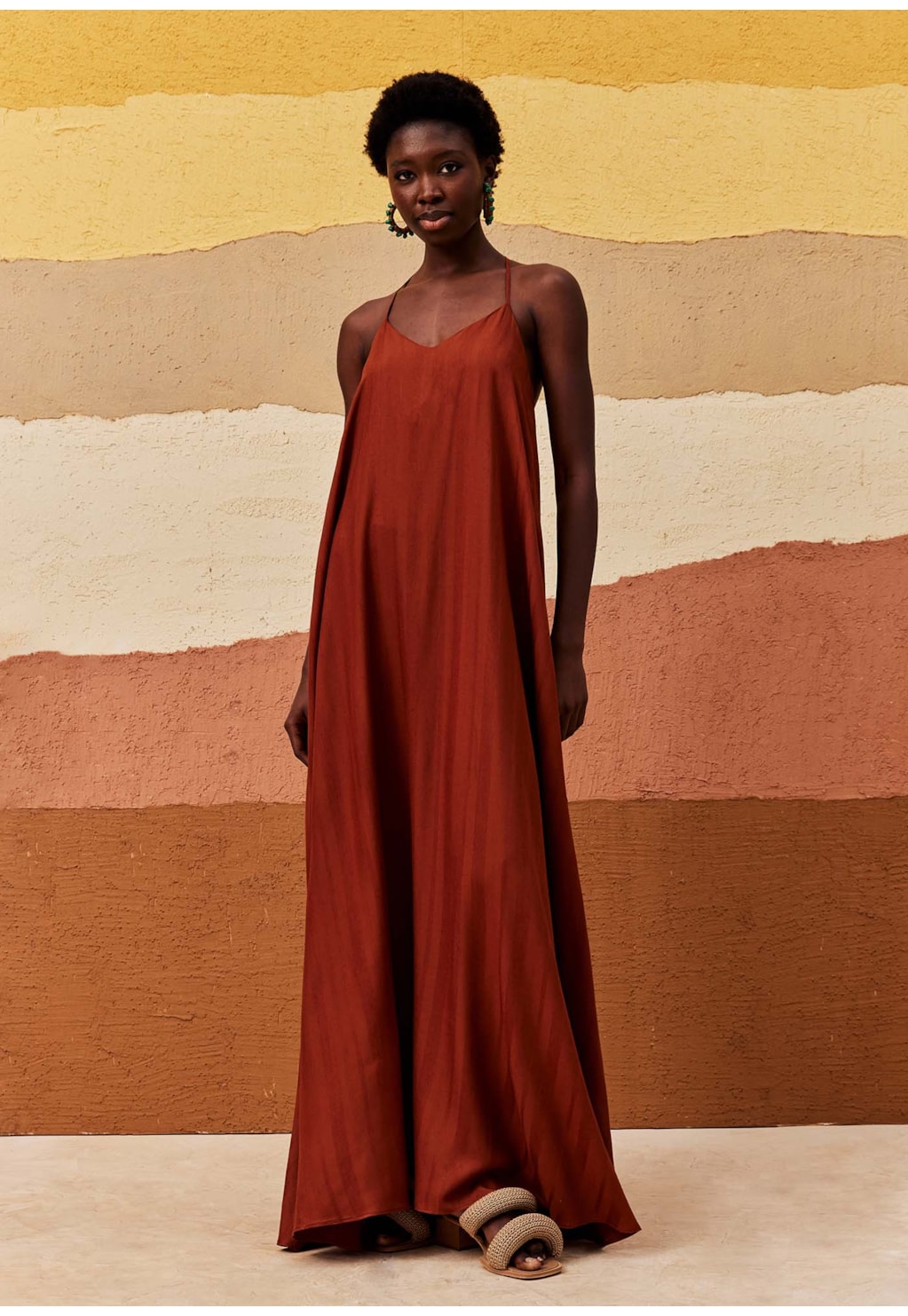 Vestido Longo Detalhe Corrente Costas