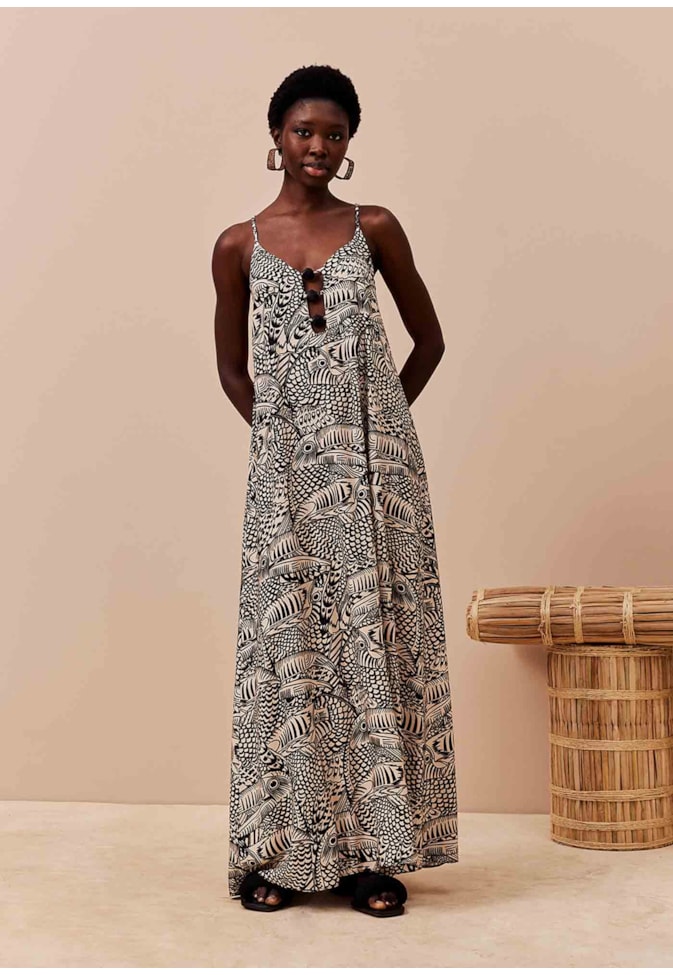 Vestido Longo Detalhes Pedras Estampado Tucán