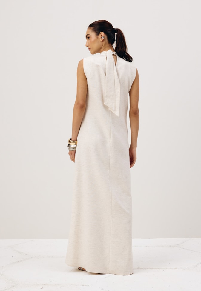 Vestido Longo Gola Alta Bordado