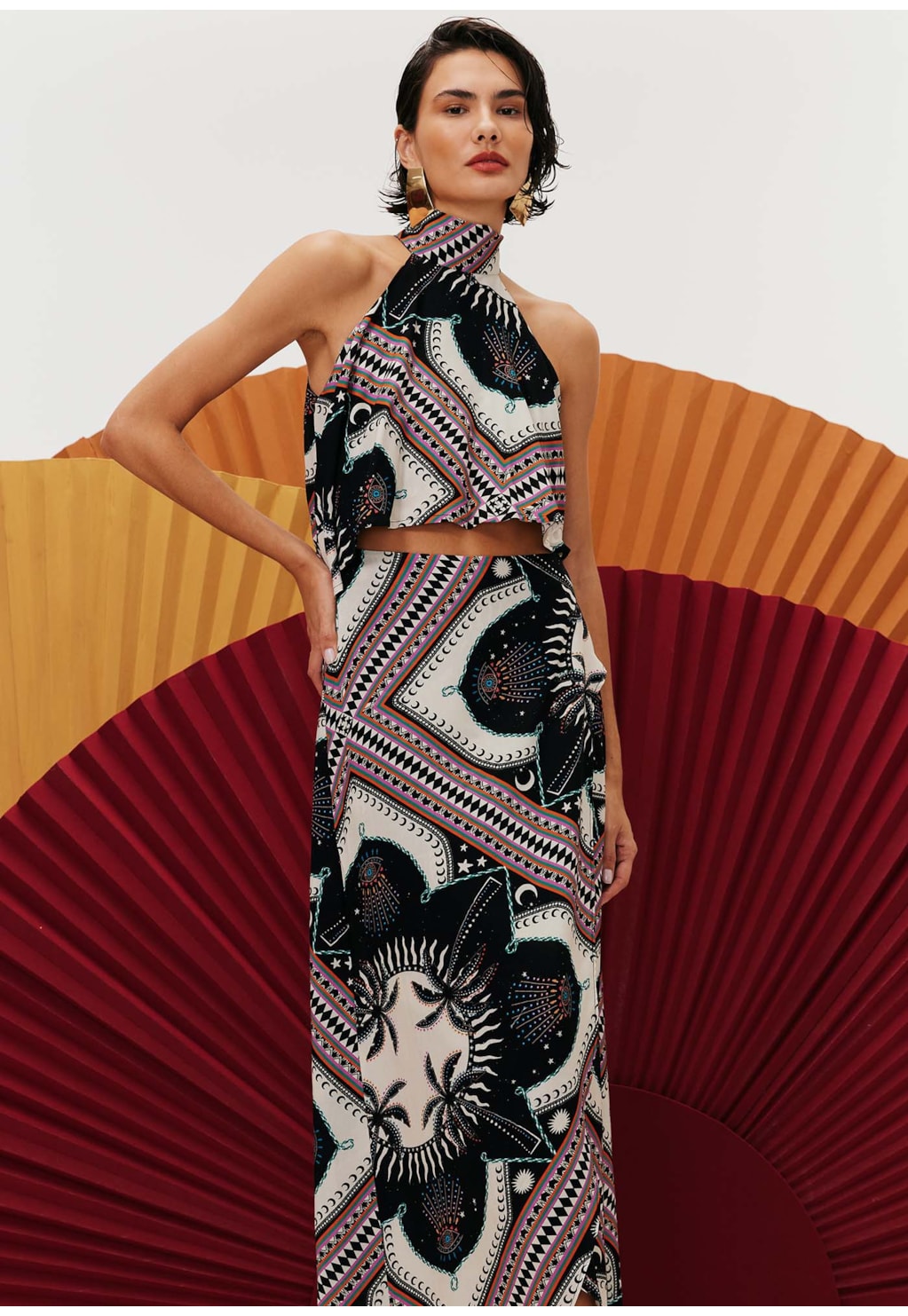 Vestido Longo Gola Alta Estampado Cúmbia