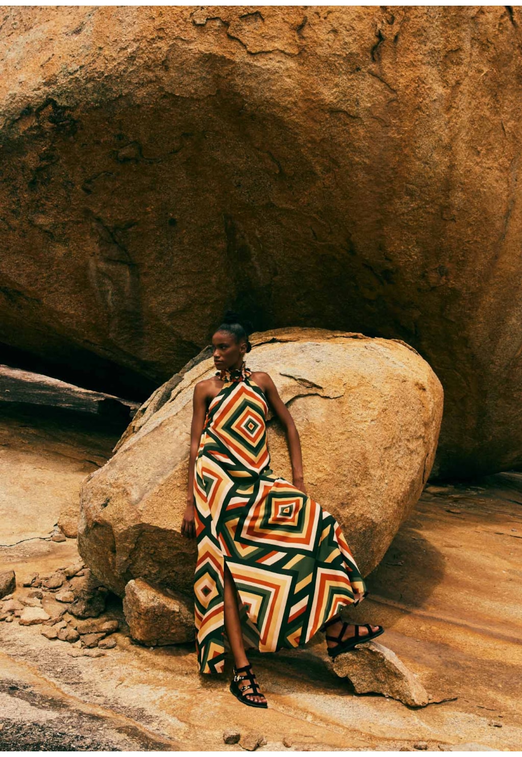 Vestido Longo Gola Alta Estampado Igarapés