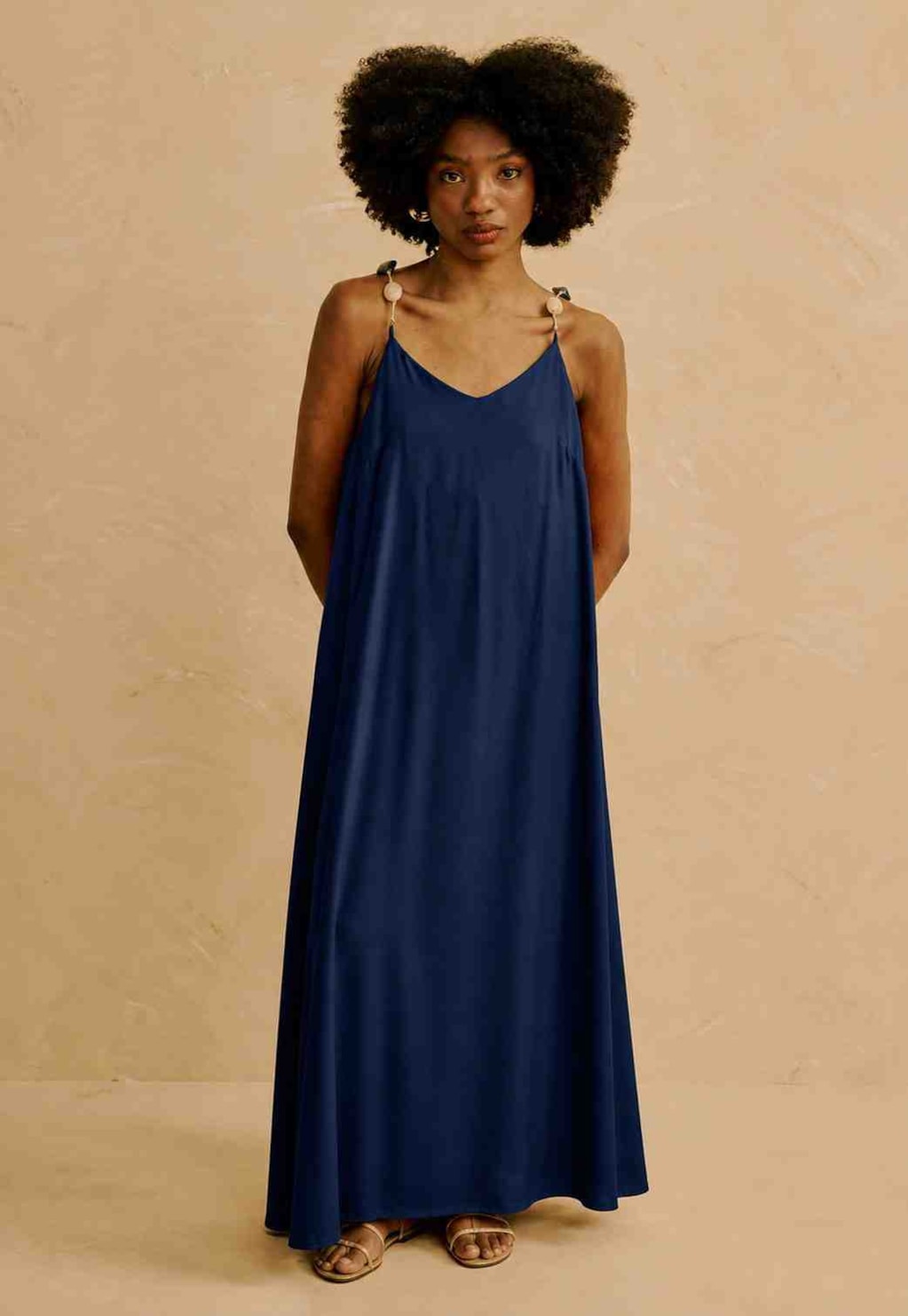 Vestido Longo Liso Alça com Pedras