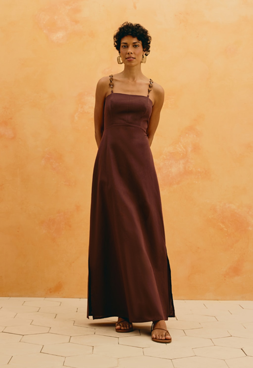 Vestido Longo Liso Alça Madeira