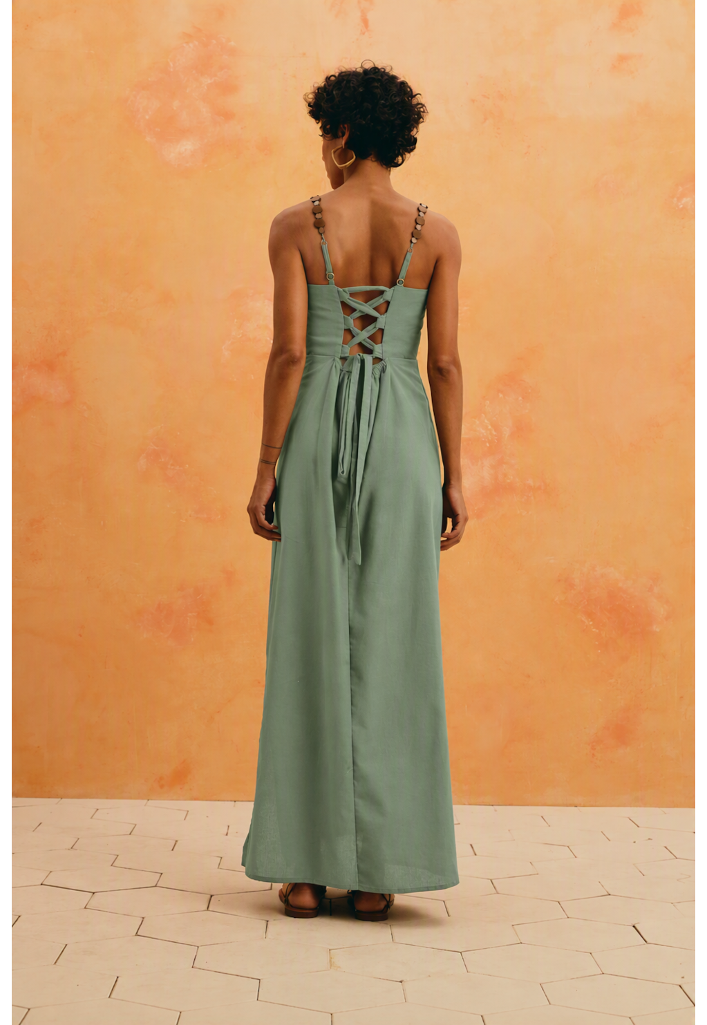 Vestido Longo Liso Alça Madeira