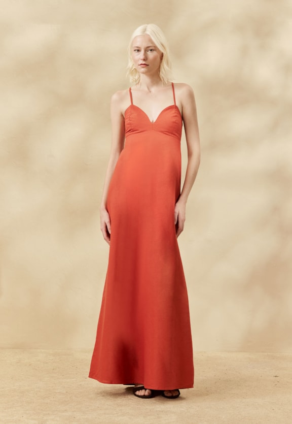 Vestido Longo Liso Amarração Costas Vista Frontal