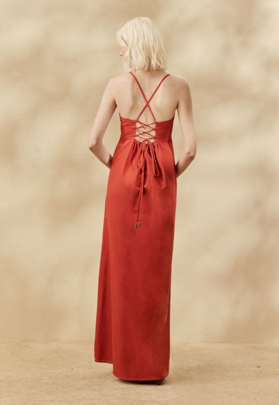 Vestido Longo Liso Amarração Costas Vista Traseira