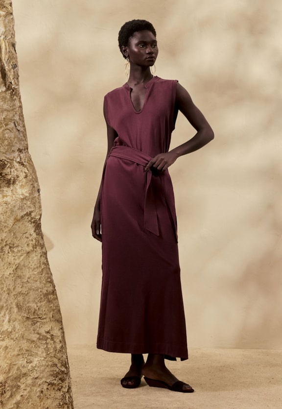 Vestido Longo Liso Amarração Faixa Vista Frontal