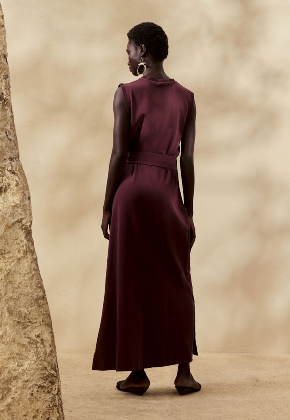 Vestido Longo Liso Amarração Faixa Vista Traseira
