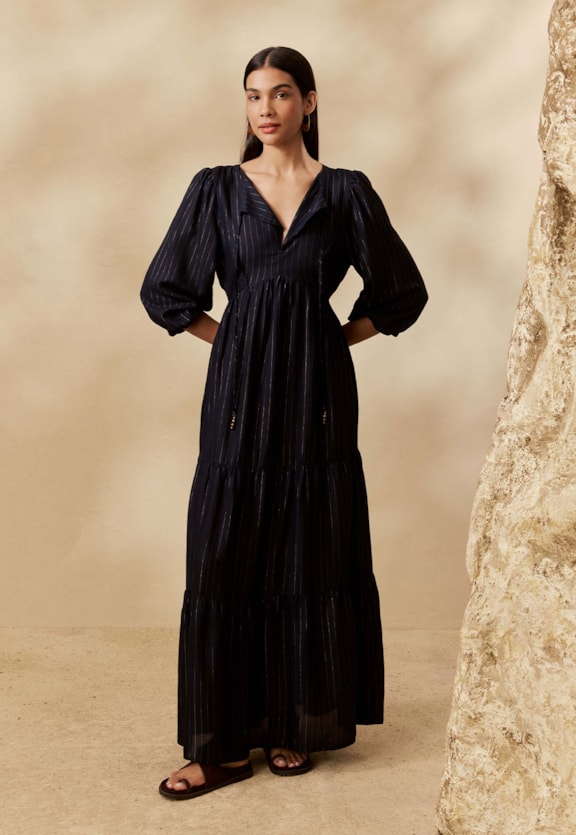 Vestido Longo Liso Babado Vista Frontal