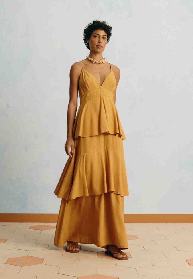 Vestido Longo Liso Babados
