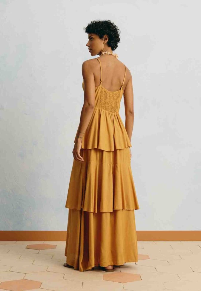 Vestido Longo Liso Babados