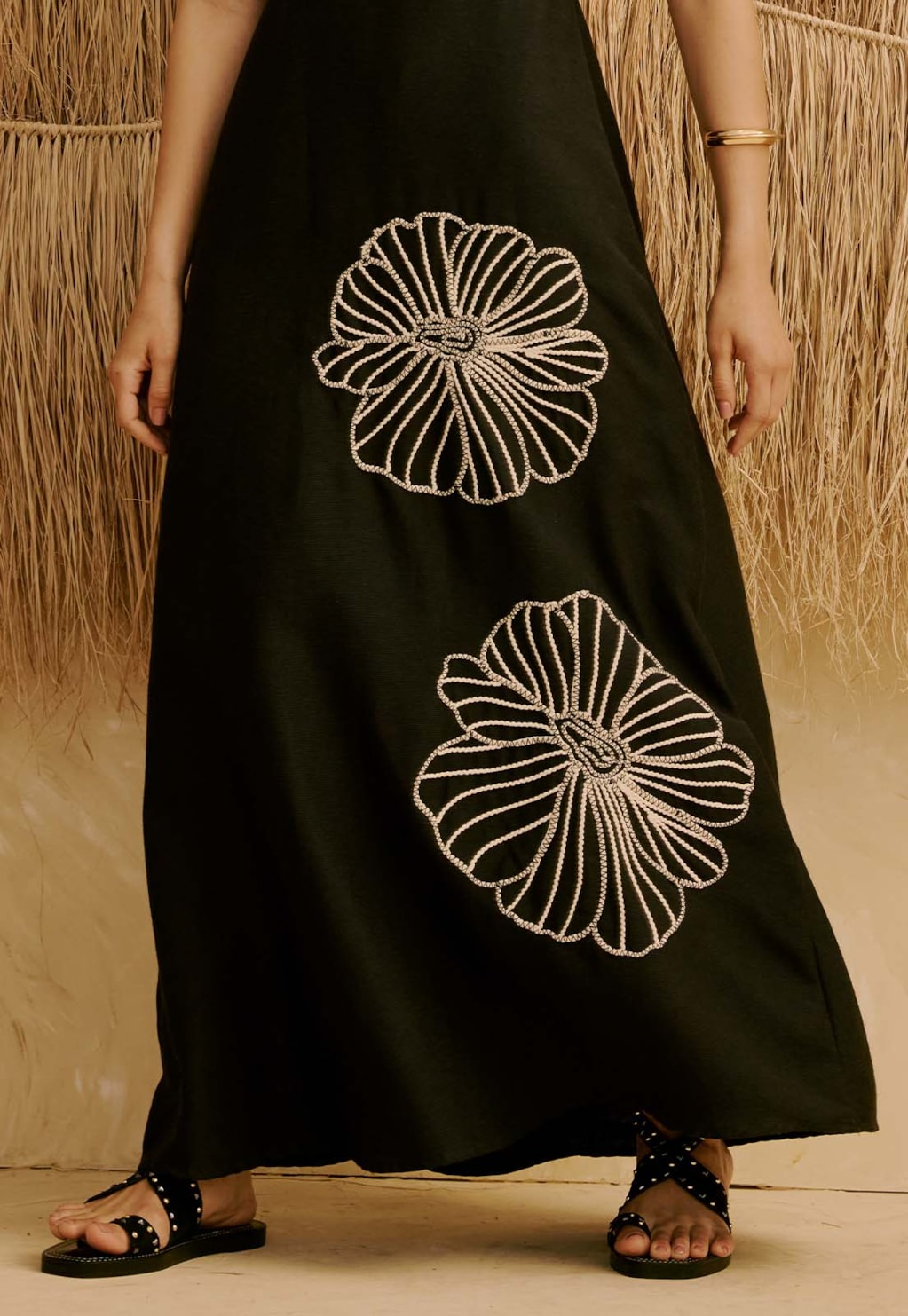 Vestido Longo Liso Bordado