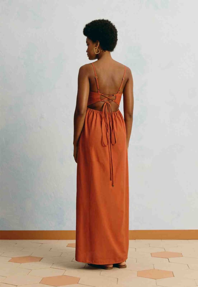 Vestido Longo Liso Bordado Concha