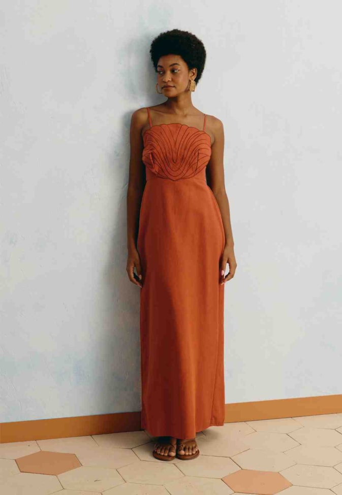 Vestido Longo Liso Bordado Concha