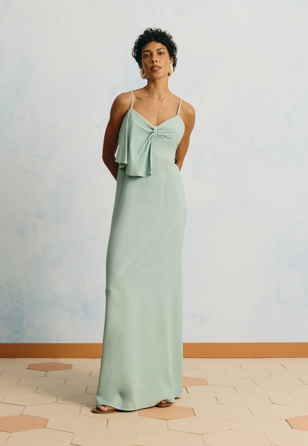 Vestido Longo Liso Busto Cascata