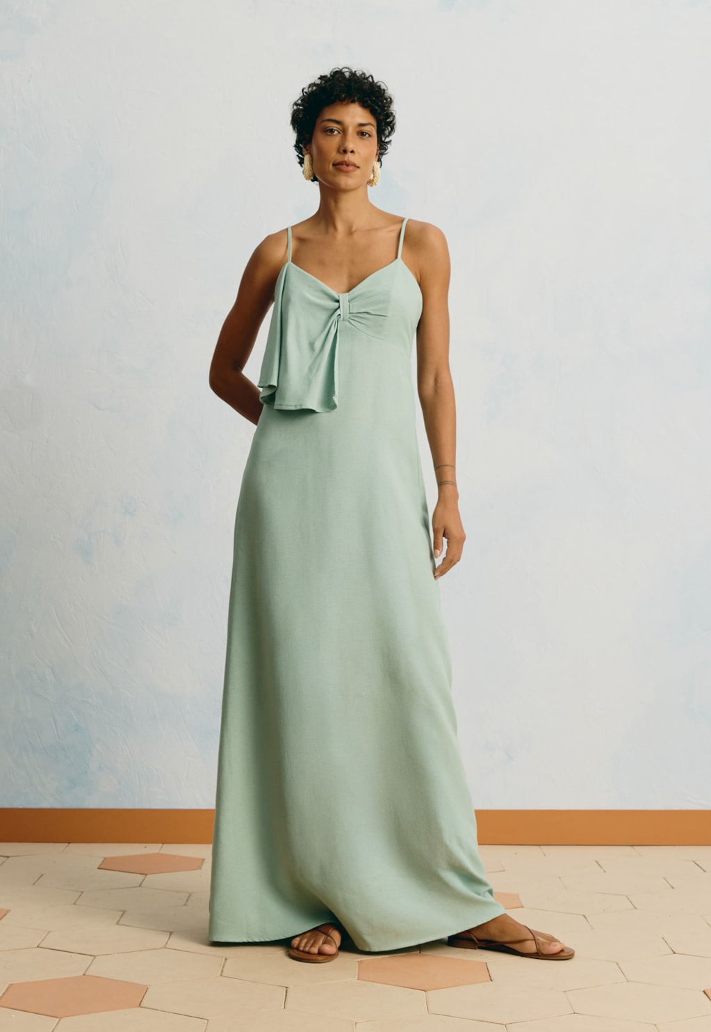 Vestido Longo Liso Busto Cascata