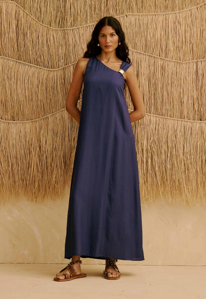 Vestido Longo Liso com Detalhe na Alça