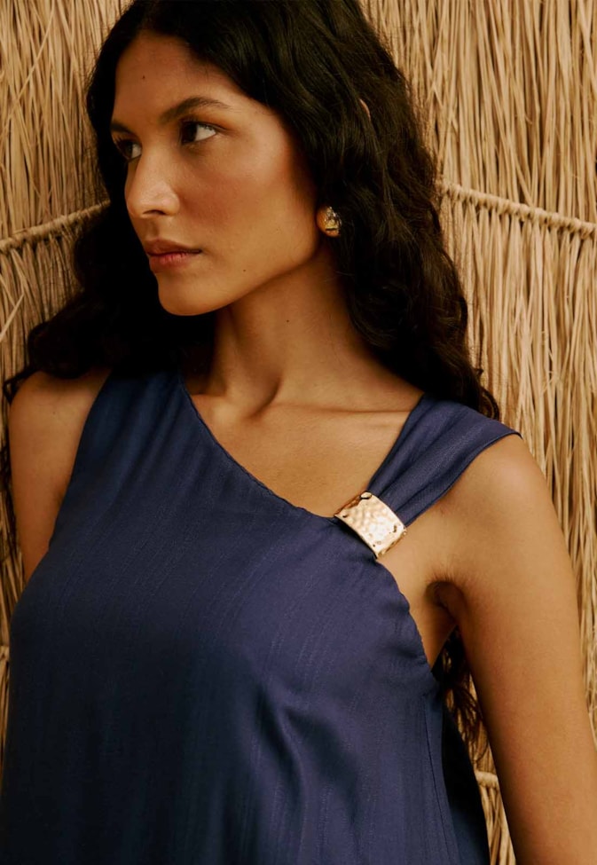 Vestido Longo Liso com Detalhe na Alça