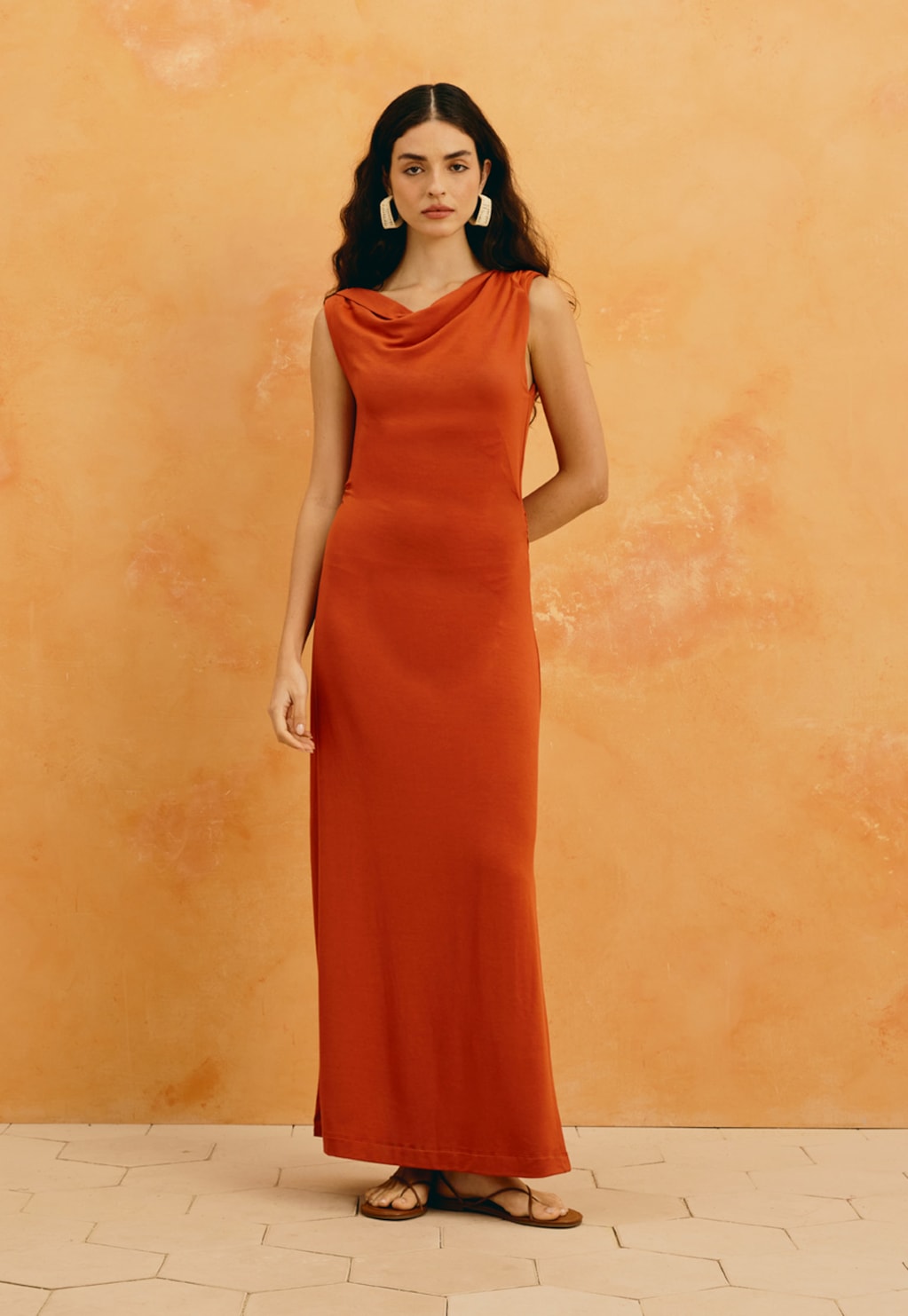 Vestido Longo Liso Decote Drapeado