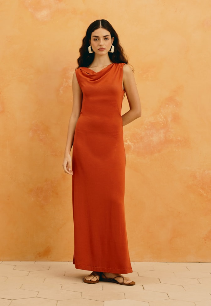 Vestido Longo Liso Decote Drapeado