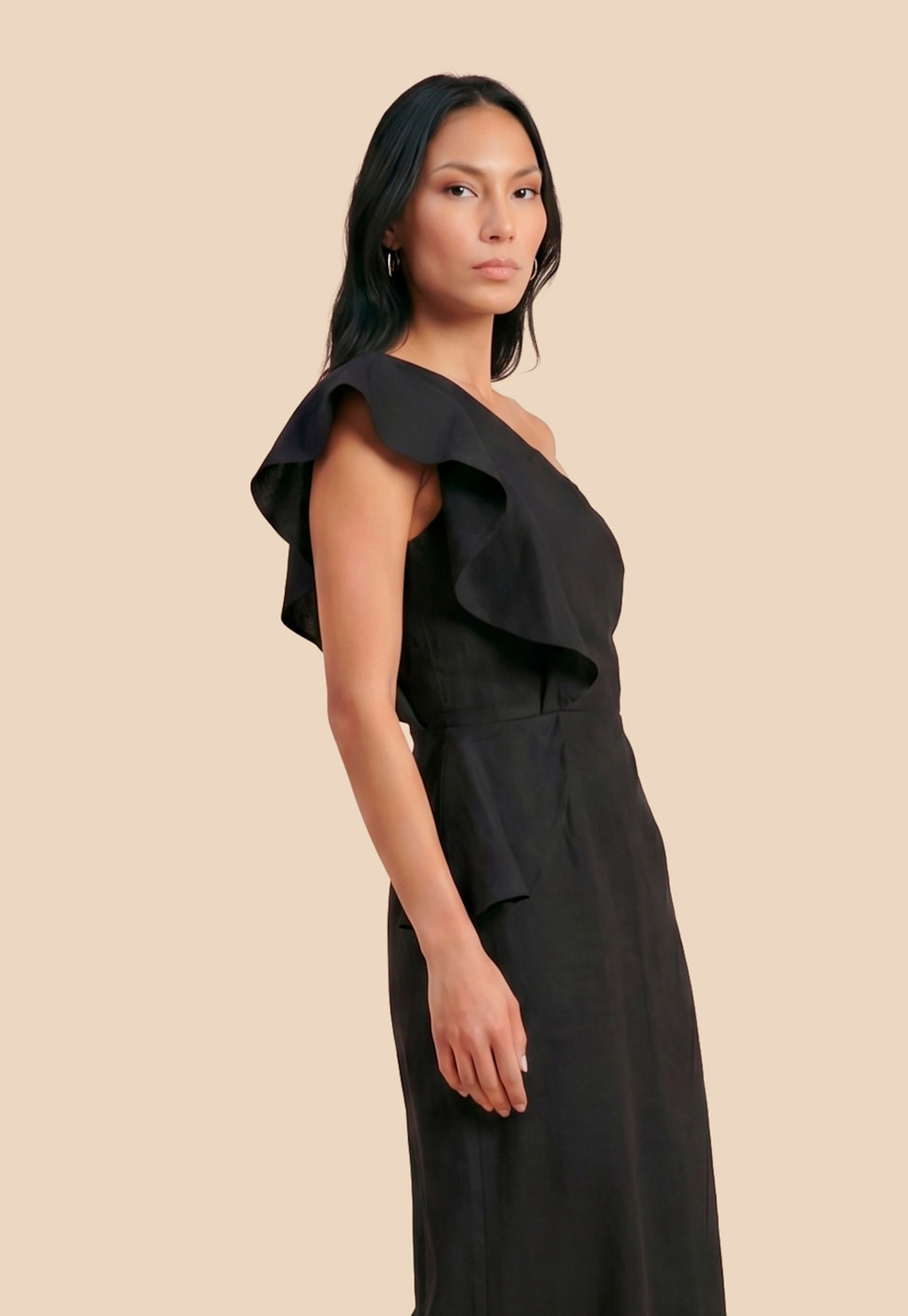 Vestido Longo Liso Detalhe Babado