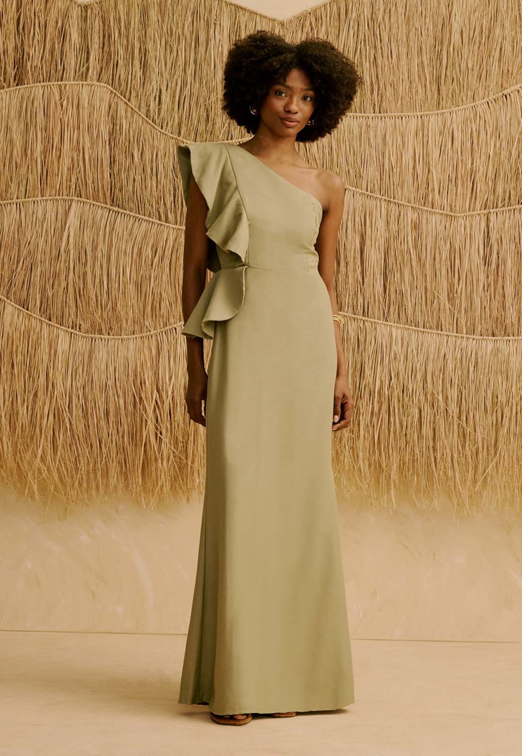 Vestido Longo Liso Detalhe Babado